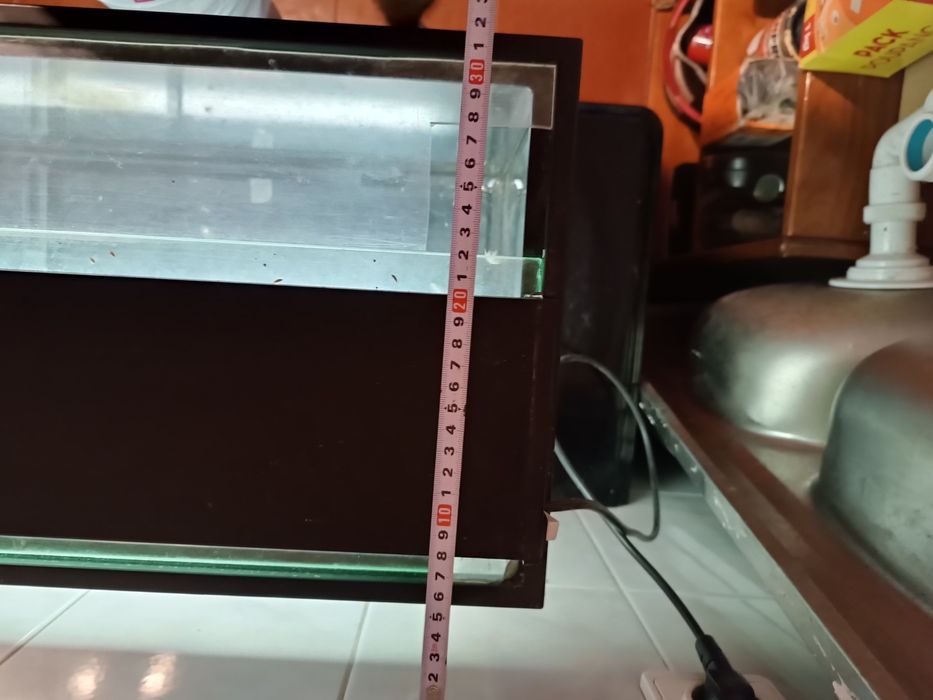 Aquário 1.00 metro comprimento, 40 altura, 30 largura usado +móvel +lu