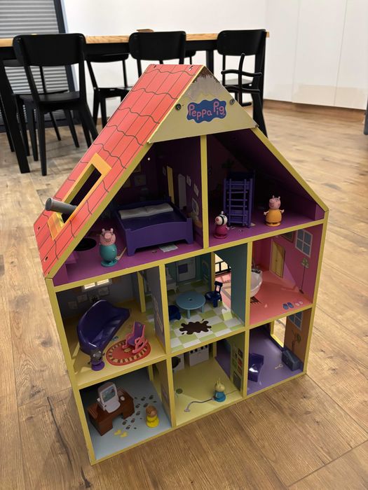 drewniany domek Świnka Peppa + meble + figurki