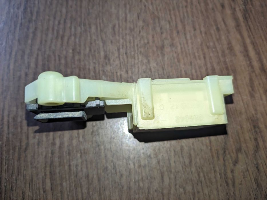 Замок люка стиральнрй машинки Model DM066