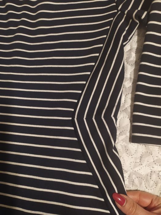 Sukienka paski biało granat do pracy wyszczuplająca Reserved L/M 40