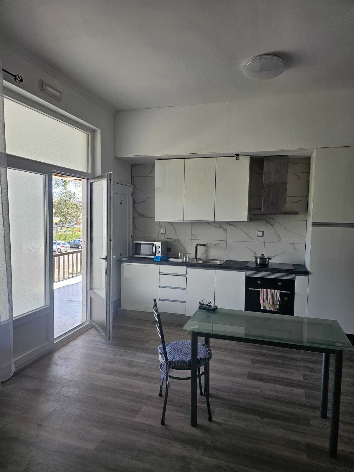 Arrendamento quarto novo Cacem