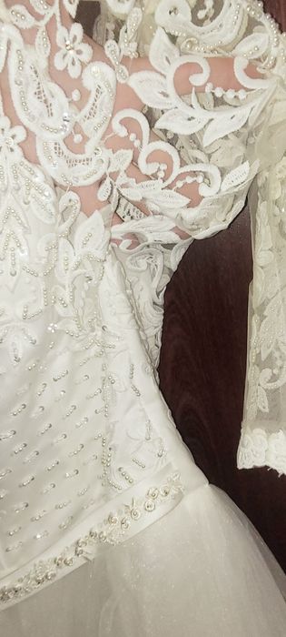Весільна сукня, Пишна, не вінчана