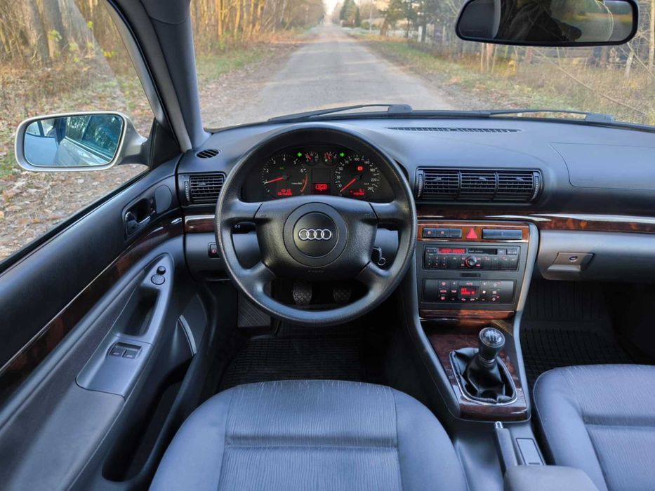 *** Audi A4 LIFT 1.6Mpi Bezwypadkowy Serwisowany 2 klucze TOP STAN ***