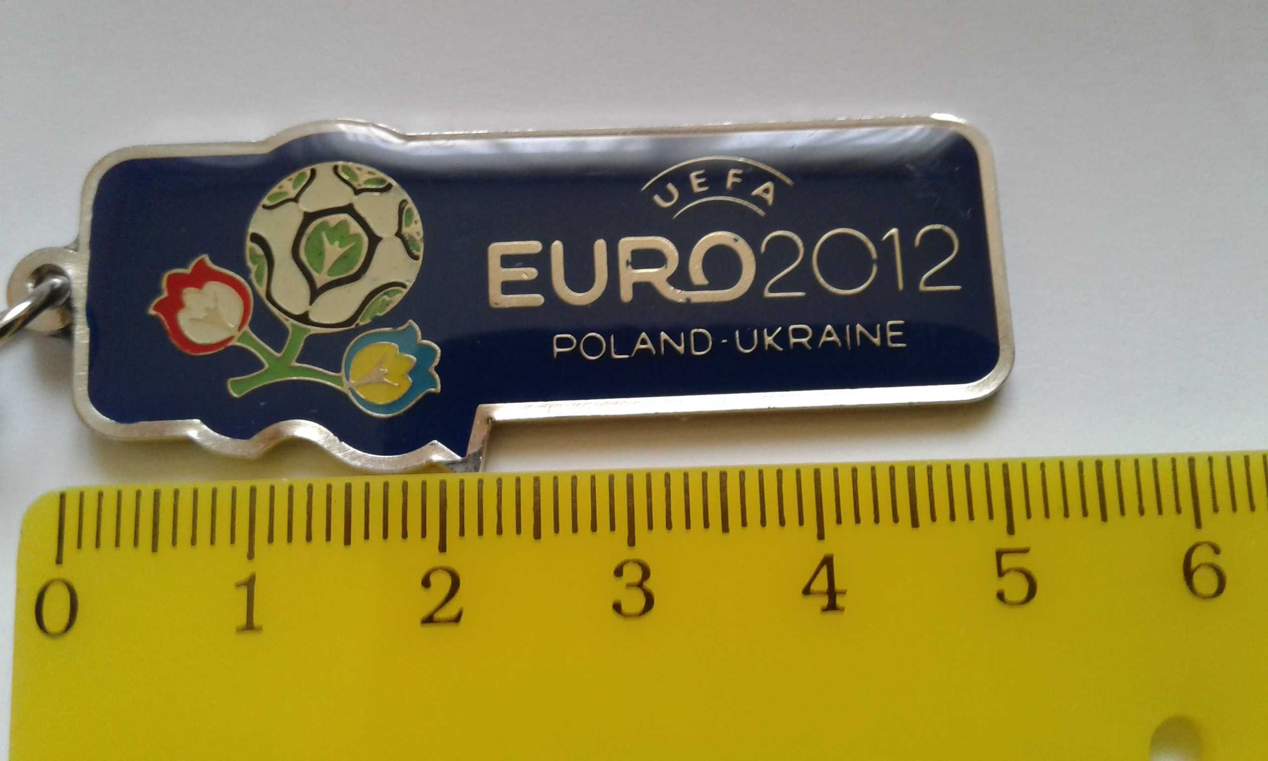 Брелок для ключей с символикой Hyundai и UEFA Euro 2012