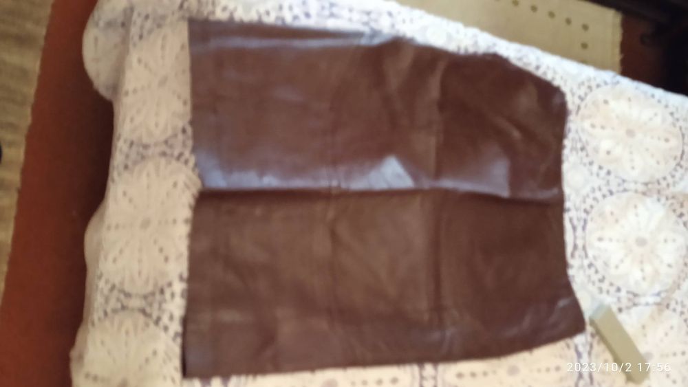 Saias de couro  em bom estado