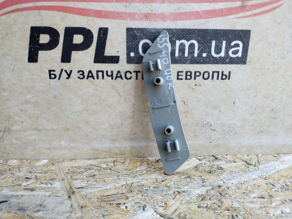 BMW 2 F22 F23 14-21 Отражатель катафот переднего бампера правый