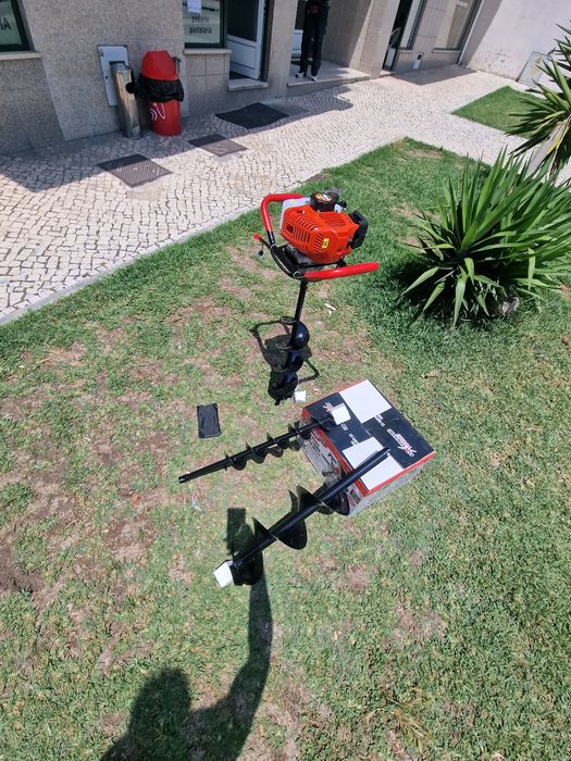 Perfurador de Solo 52cc com 3 brocas nova
