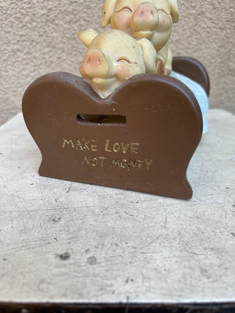 Skarbonka świnka świnia make love not money