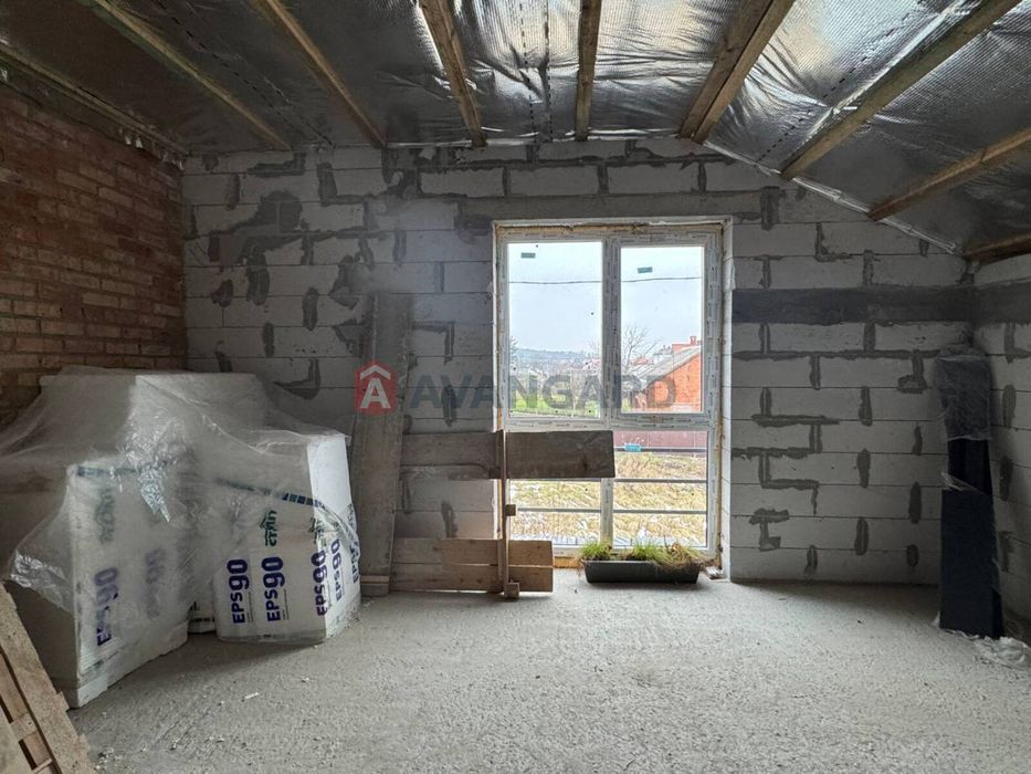 Продається 2 пов.будинок з ділянкою.