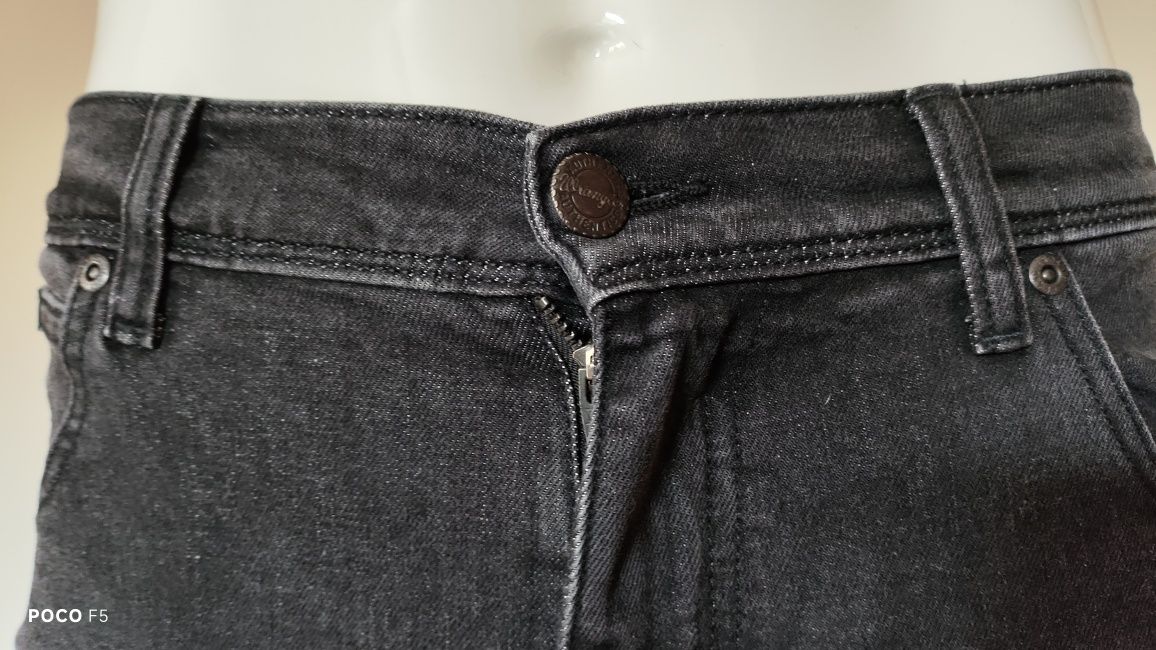 Wrangler Texas Straight Like a Champ czarne męskie jeansy rozm 32/32