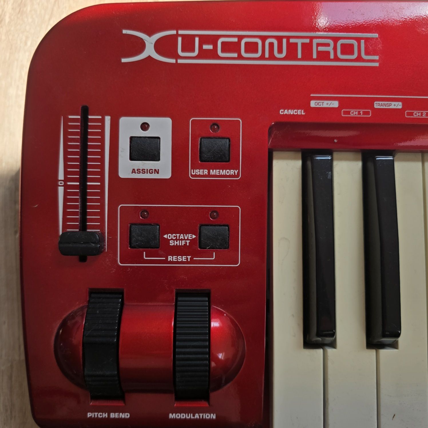 Midi controller behringer umx 490