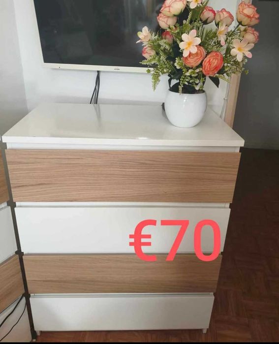 Vendo cômoda de quatro gavetas