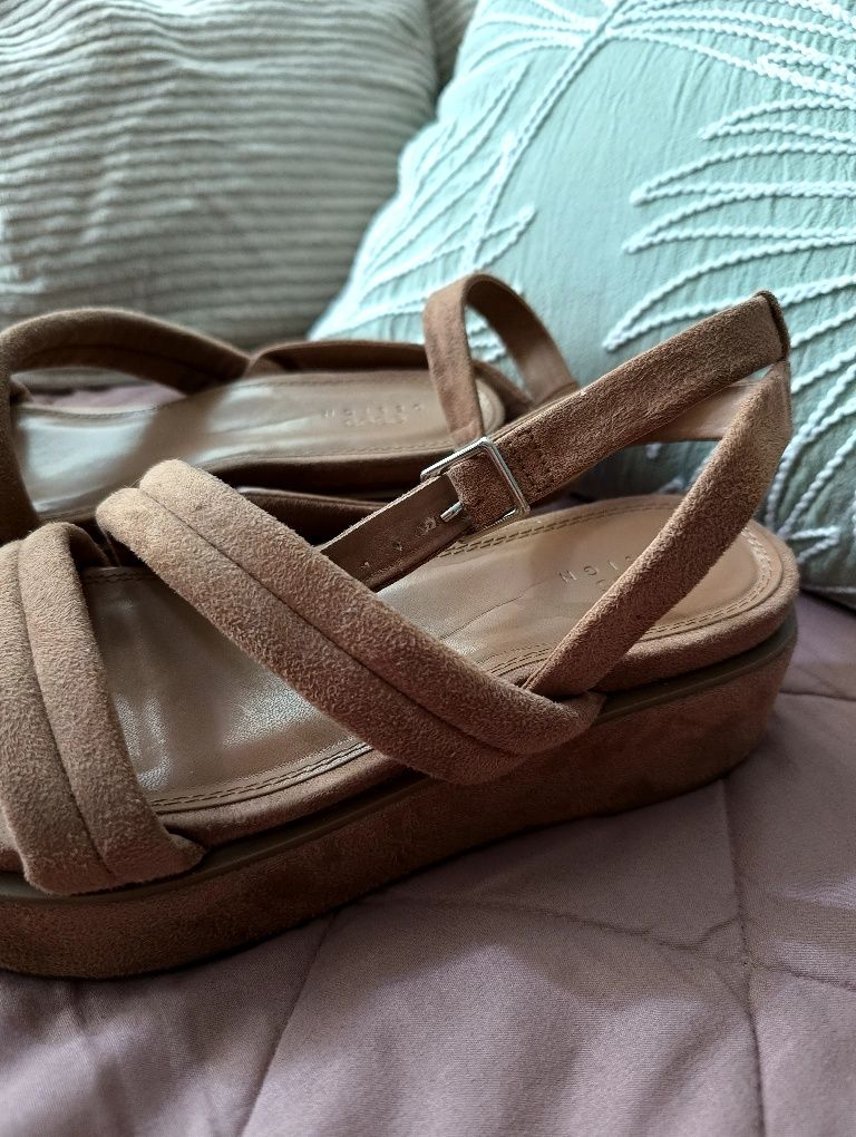 Brązowe zamszowe sandały na platformie ASOS 39