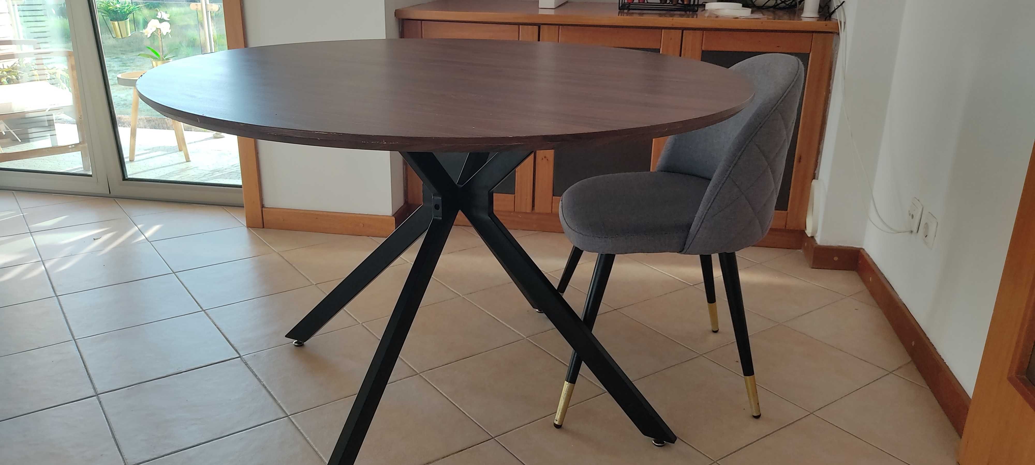Mesa de jantar redonda