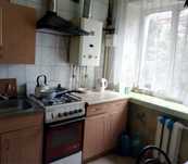 1 к. кв. с хорошей косметикой в тихом районе на ср. этаже-18599$, торг