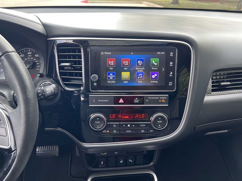 Mitsubishi Outlander      2019