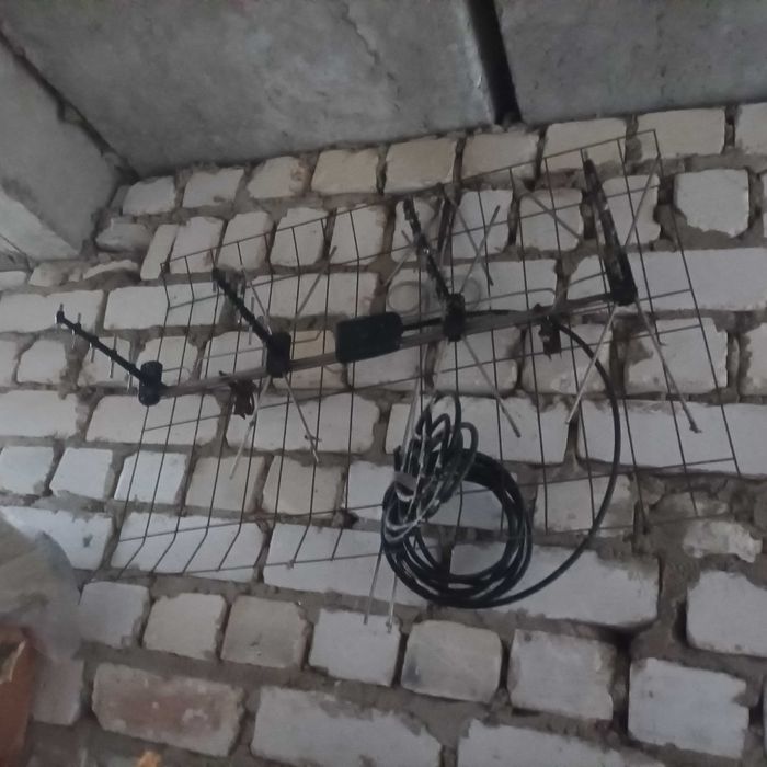 Велика телевізійна антена