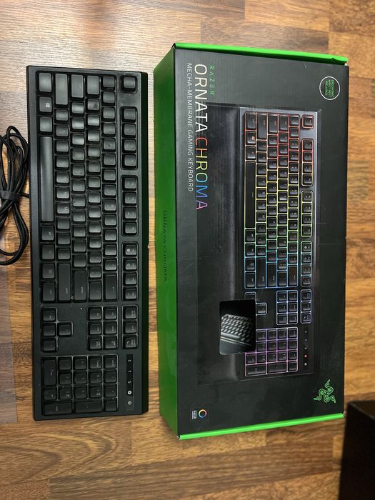 Sprzedam klawiaturę Razer  Ornata Chroma