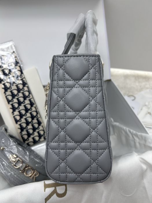 Сумочка в стилі Dior