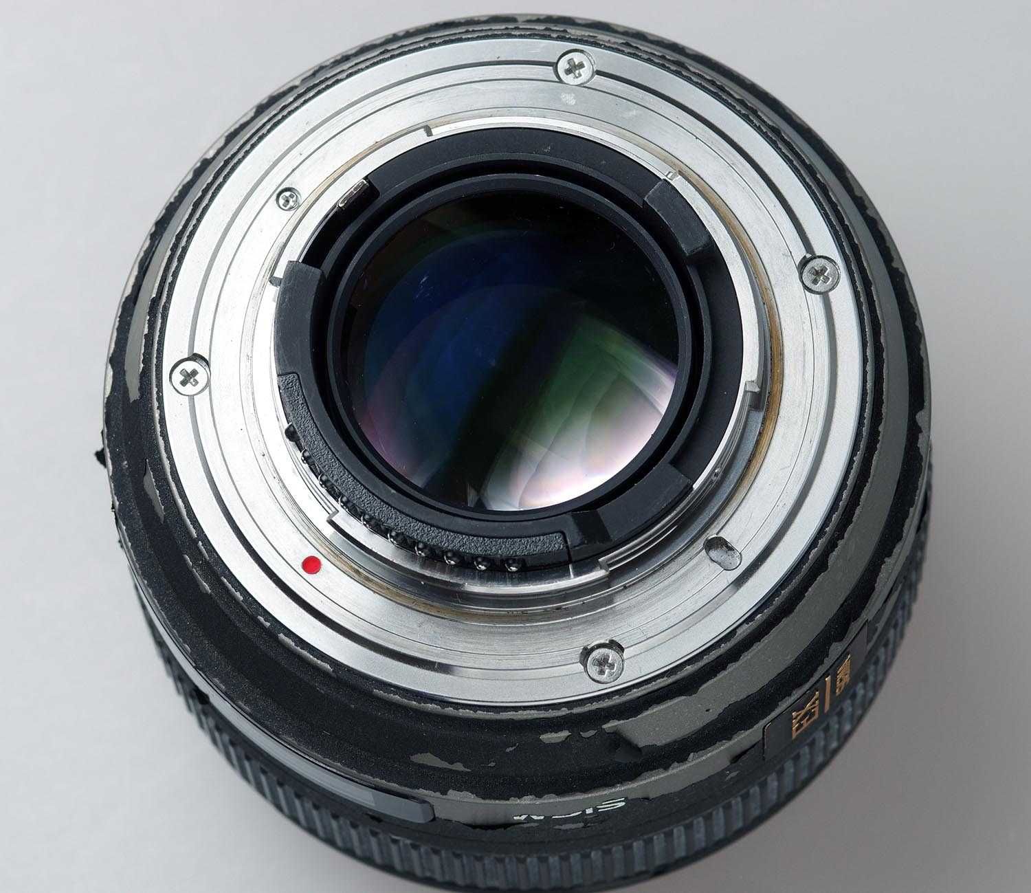 Sigma 30/1,4 EX DC HSM світлосильний для дзеркальних камер APS-C Nikon
