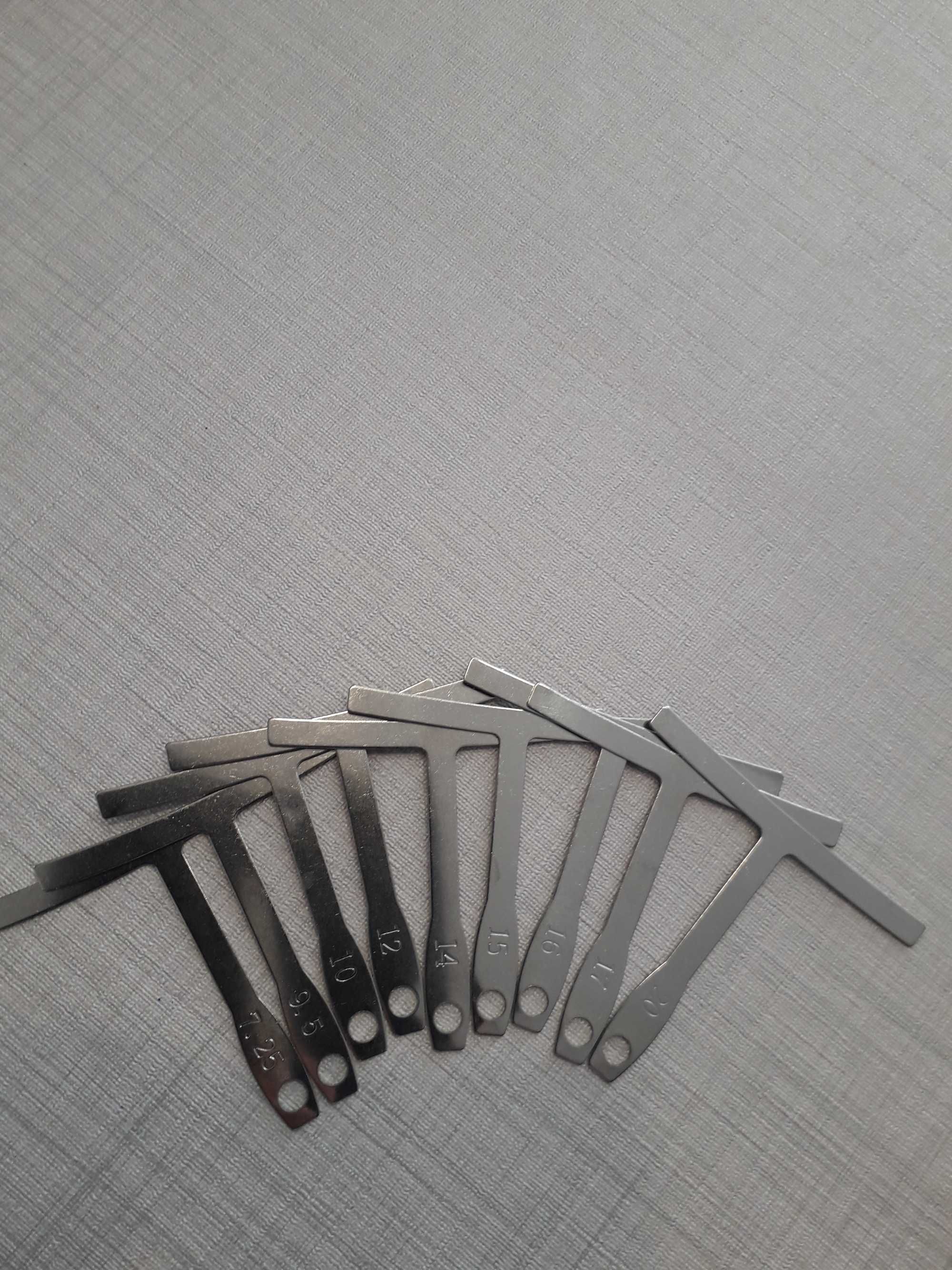 Pomocne przyrządy do gitary: string action ruler, promień podstrunnicy
