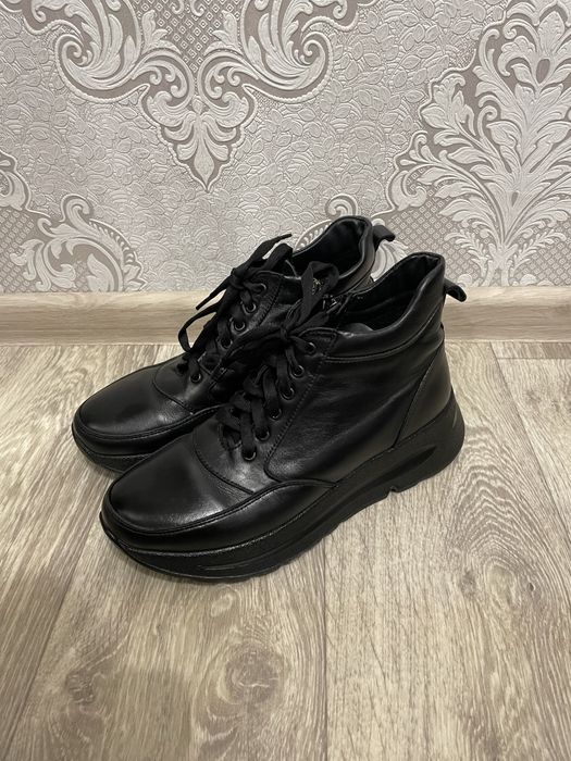 Жіночі шкіряні полуботинки