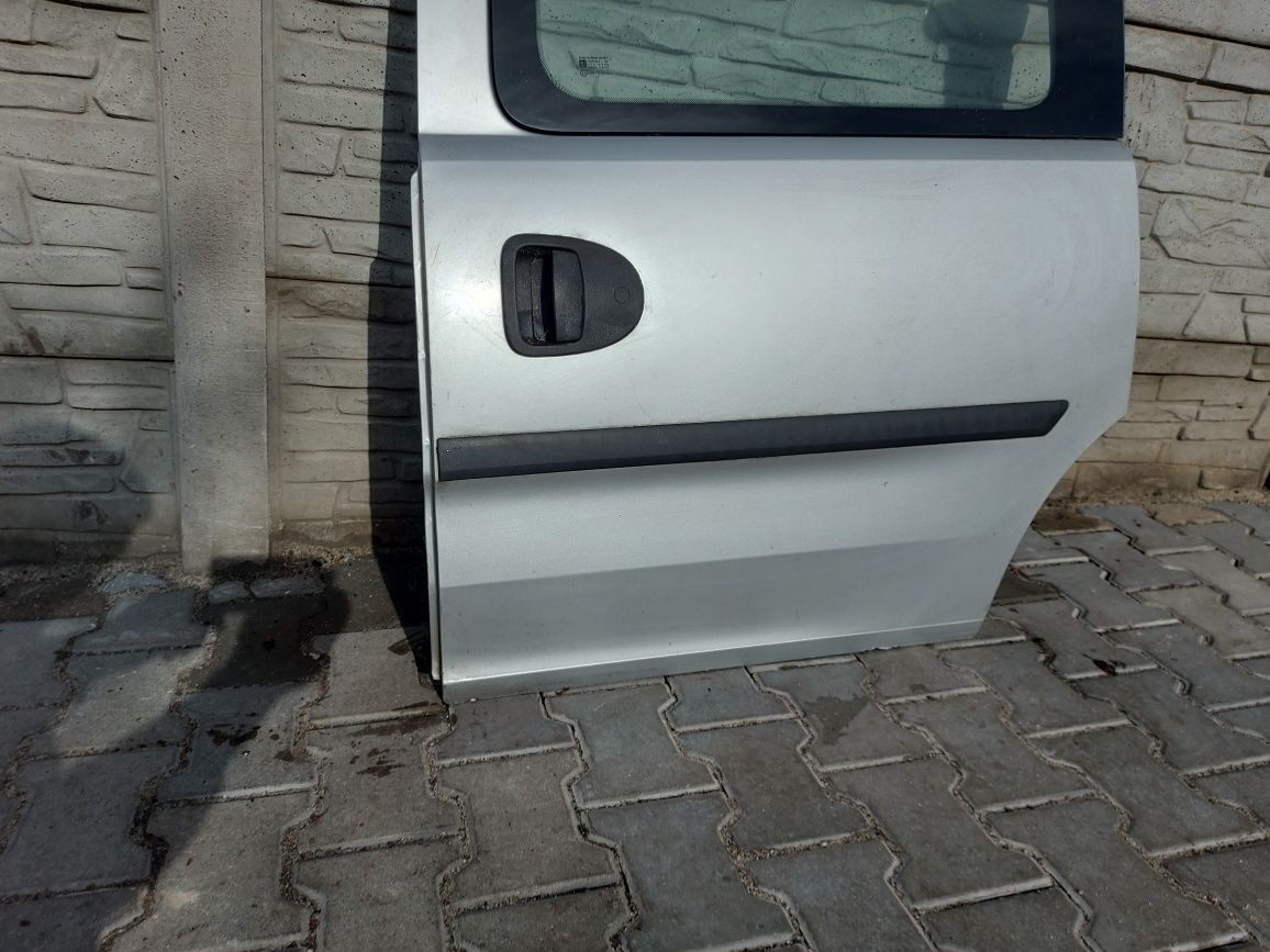 , Opel combo drzwi lewe Z157 kompletne