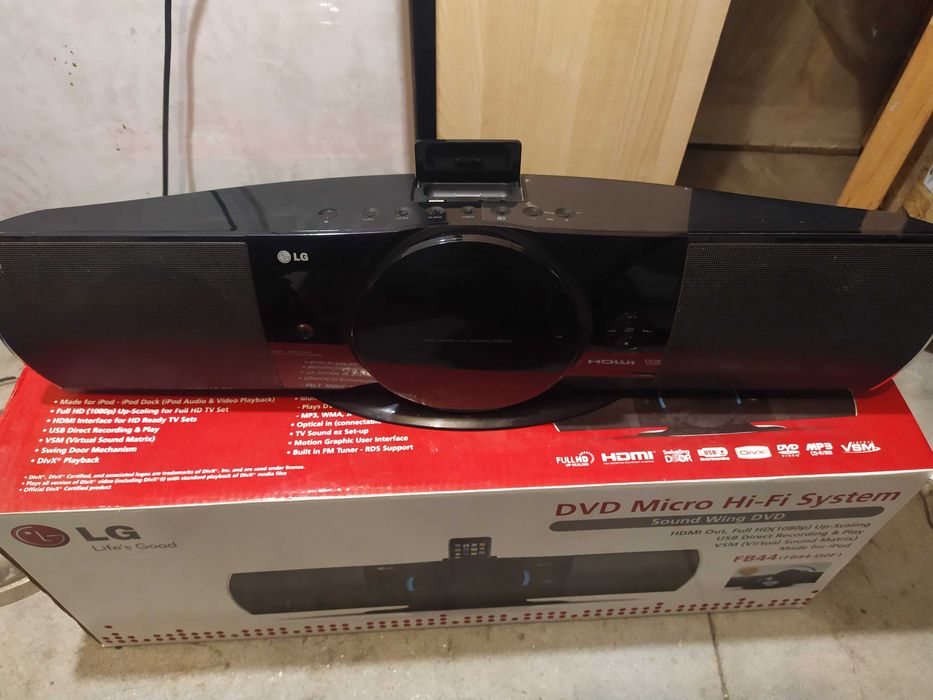 LG - Aparelhagem, leitor de DVD e docking para Ipod