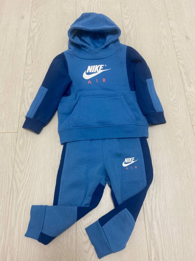 Спортивний костюм  Nike ( оригінал) 24 м