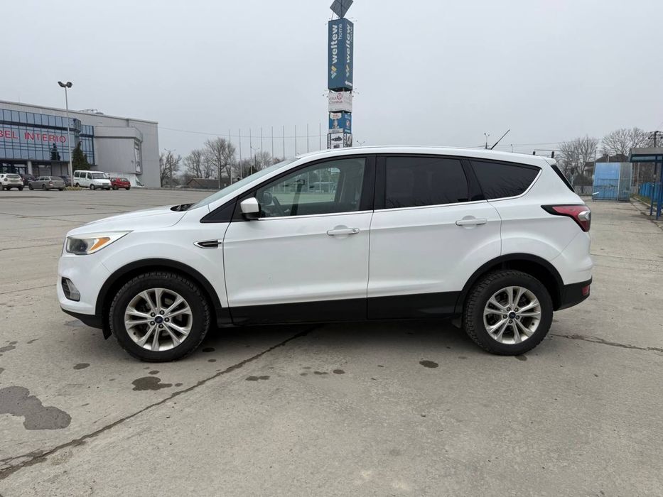 Оренда авто від 32 Євро на добу Ford Escape SE (2017)