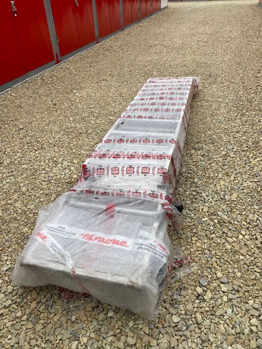 Nowa, ergonomiczna drabina składana, aluminiowa platformowa na kółkach