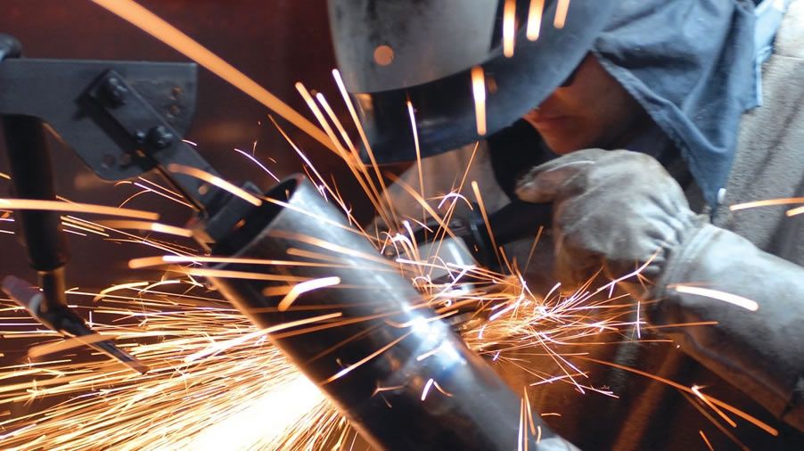 Eletricista certificado DGEG e Soldador