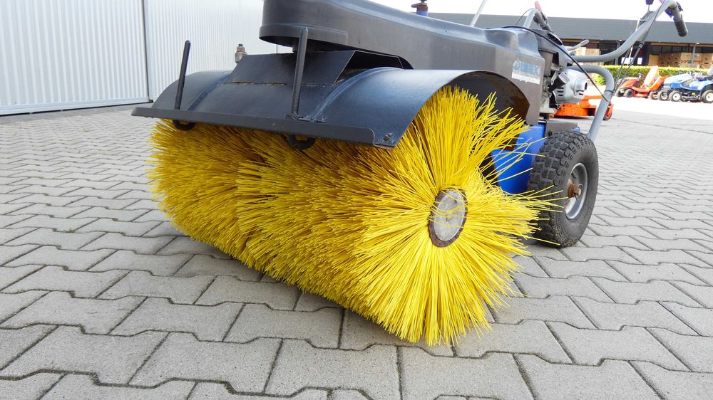 Zamiatarka spalinowa ISEKI 80cm (290505.4) - Baras