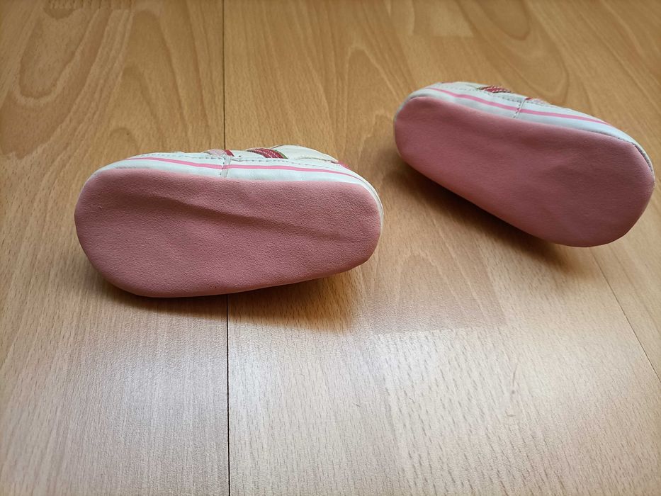 Buciki niemowlęce miękkie r.20