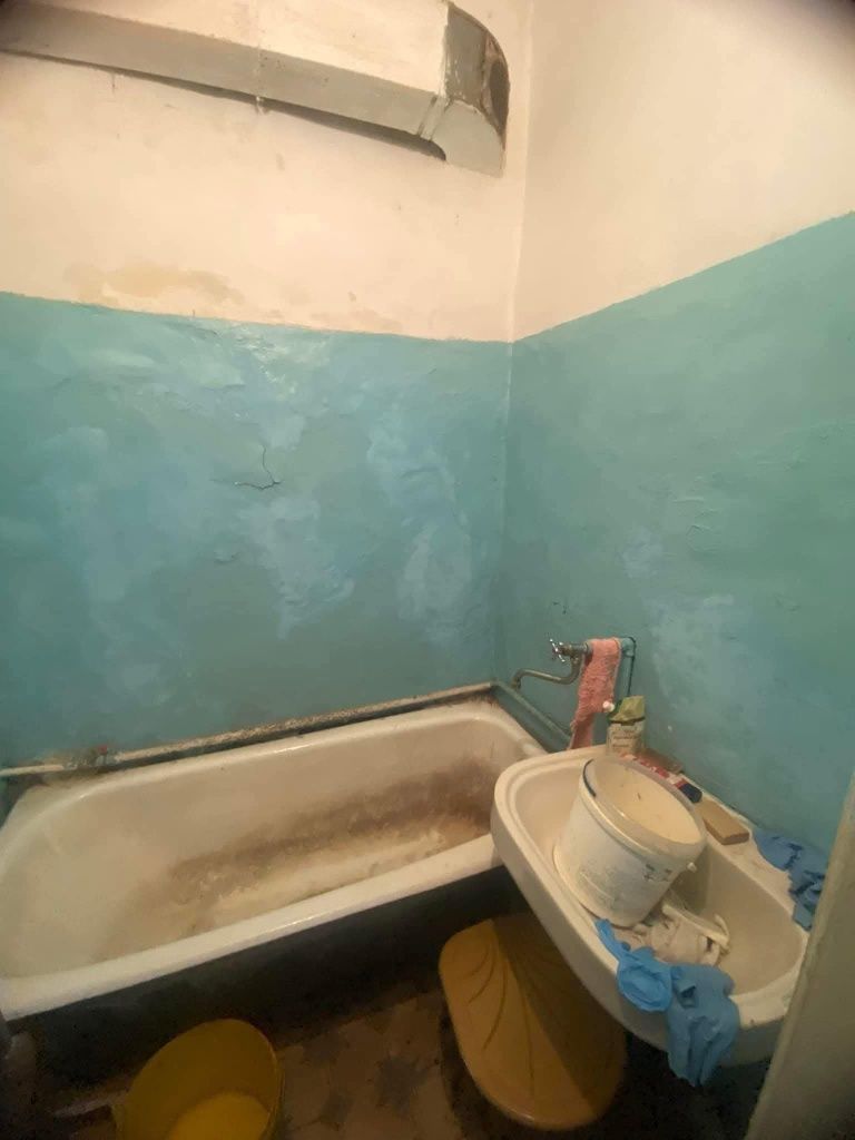 Продам 3- х кімнатну квартиру під ремонт,р-н Залізничного Вокзалу