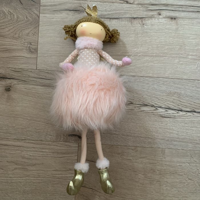 lalka Dolly dekoracyjna figurka