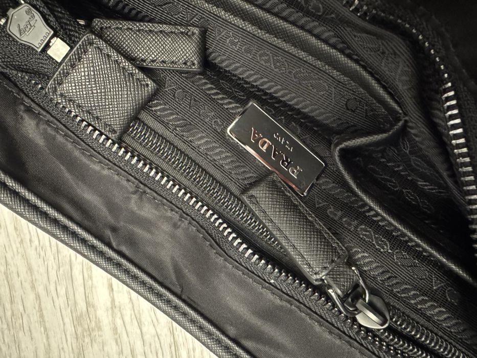 сумочка Prada нейлон  супер крута