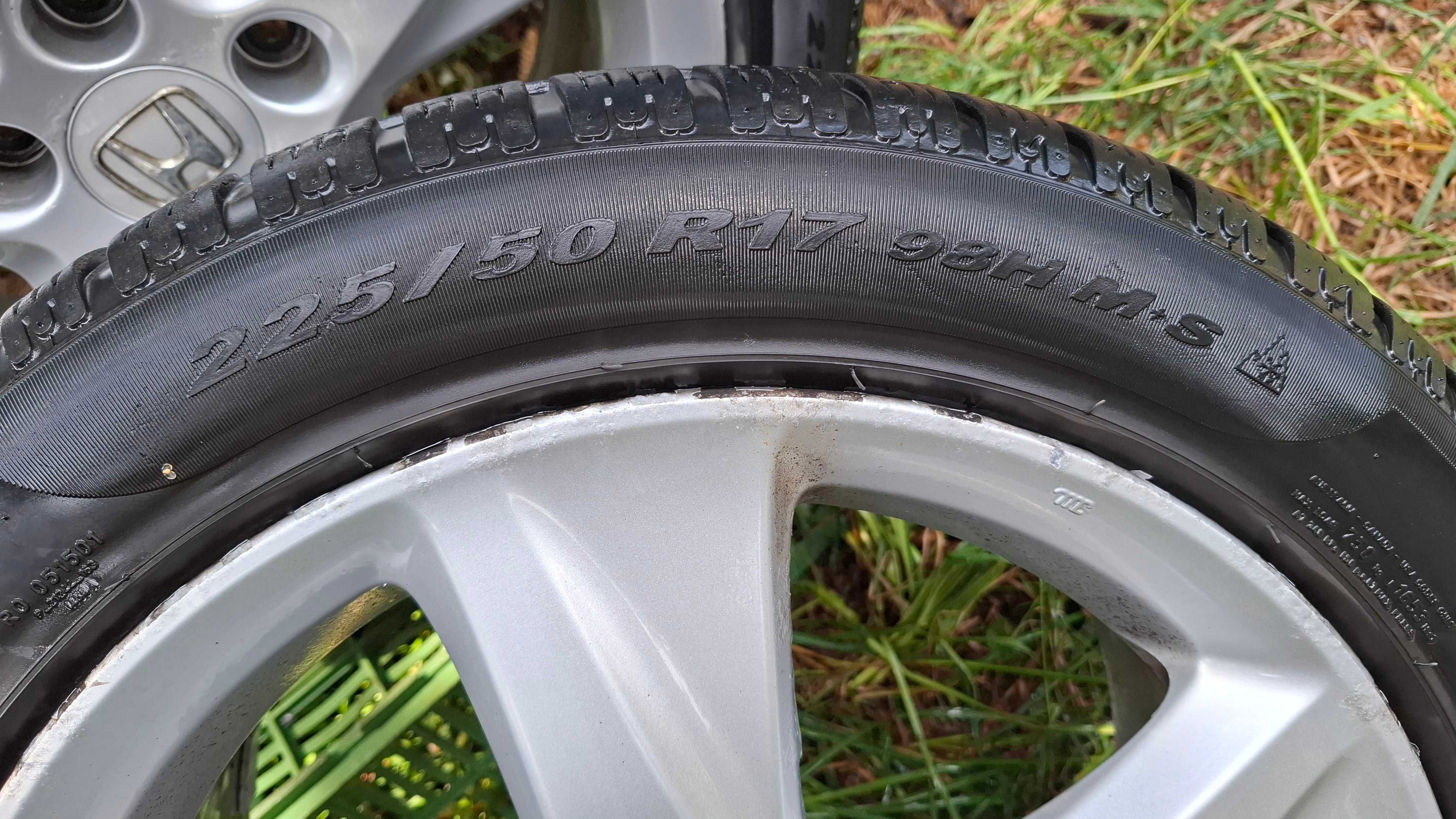 Komplet kół zimowych Pirelli od Honda Accord felga 17'