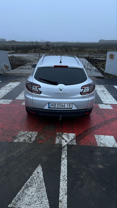 Продаю Рено Меган 3.
