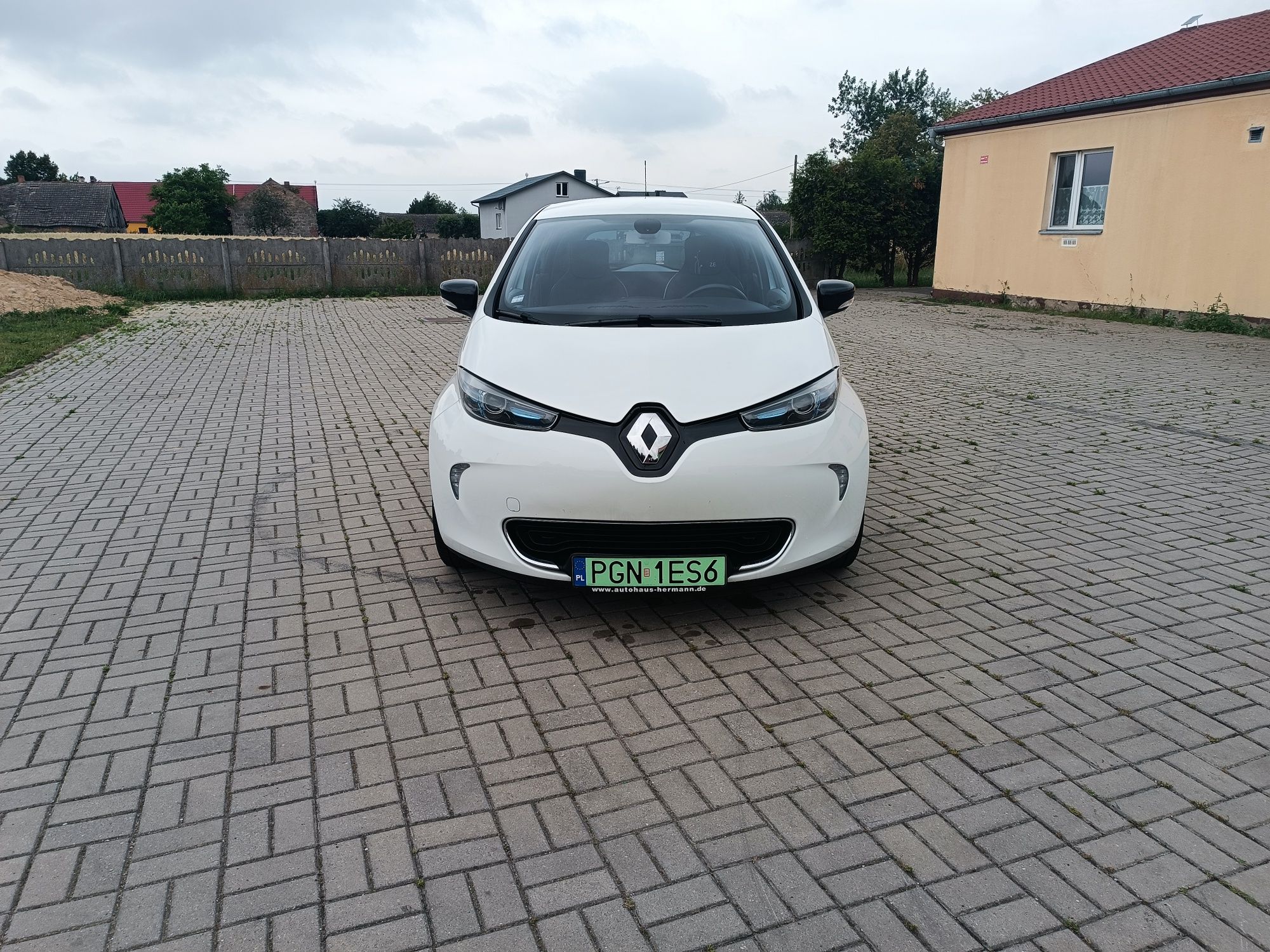 Renault Zoe z Niemiec, zarejestrowany stan bardzo dobry
