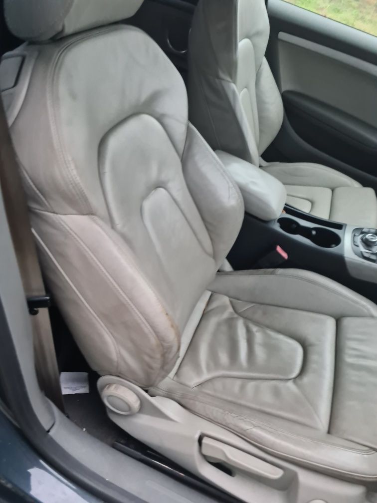 FOTEL PRAWY z airbag skórzany jasna skóra Audi A5 8T Coupe 2008r