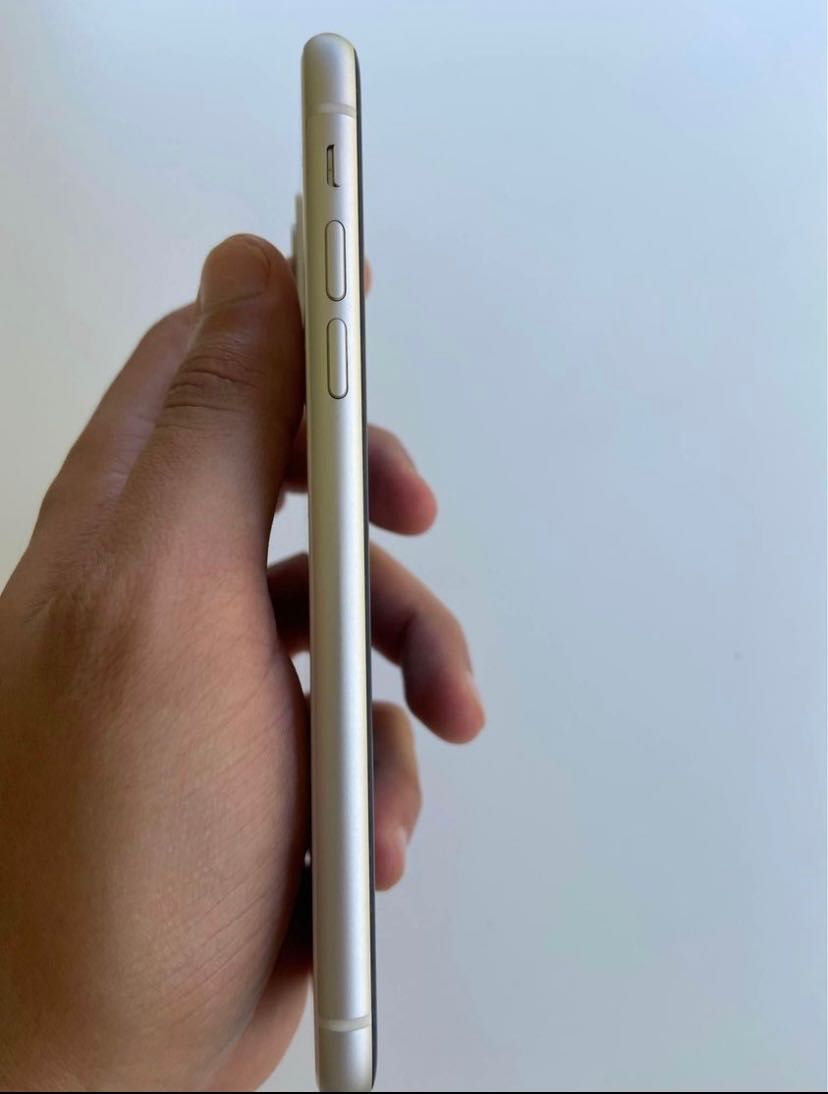 iPhone 11 cor branca