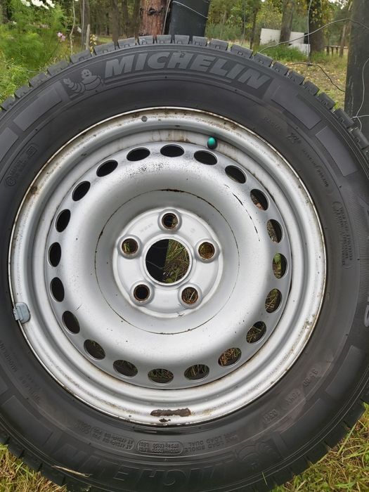 Sprzedam felgi stalowe 16" do busa