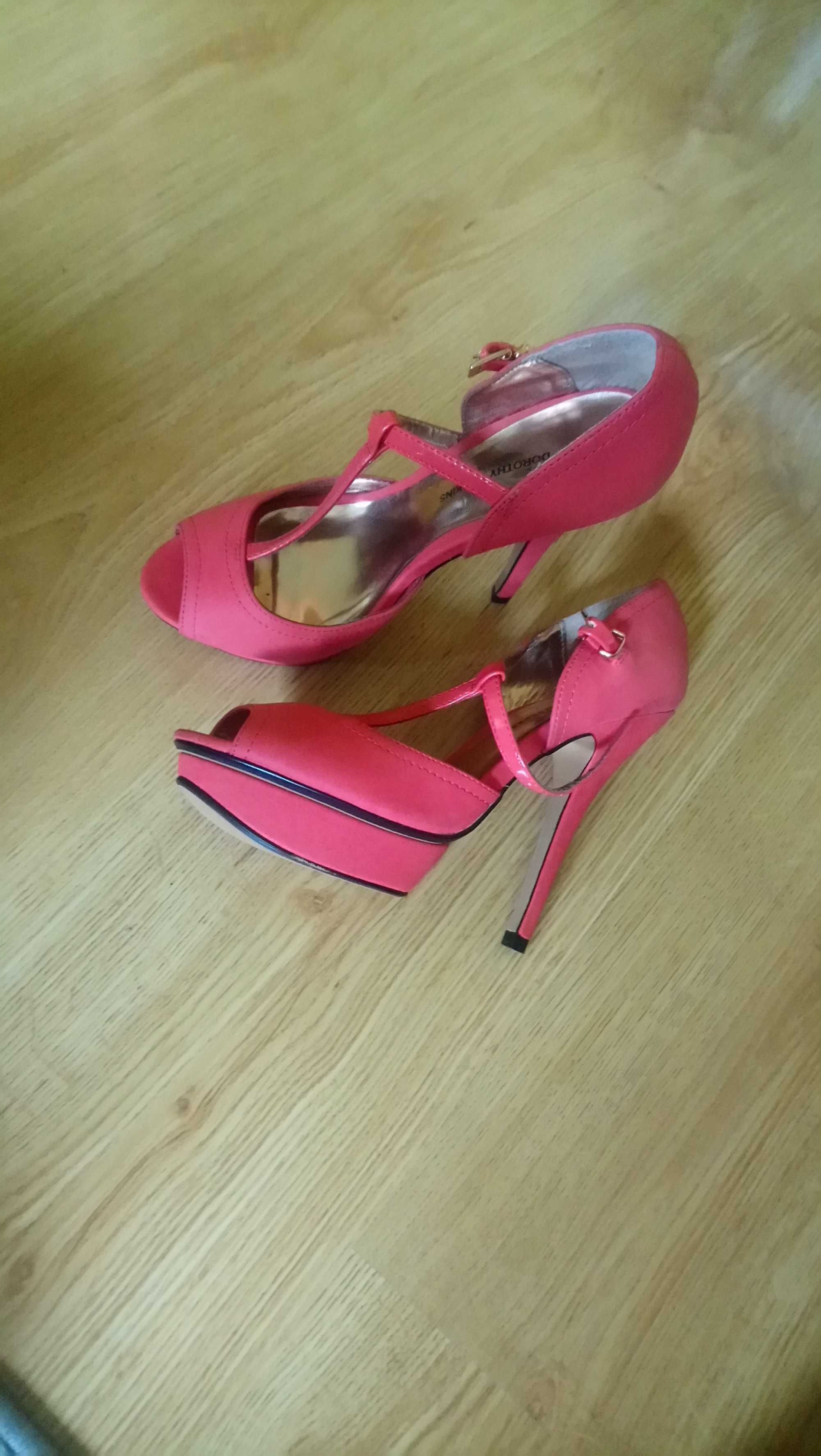 Buty szpilki z koturnem Dorothy Perkins