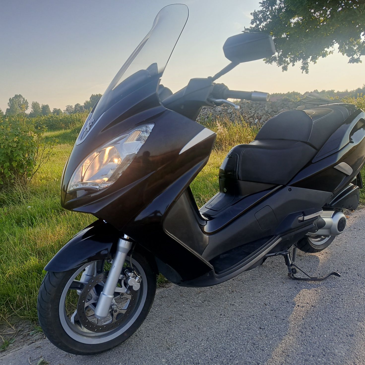 Peugeot satelis 125 lift nowe opony