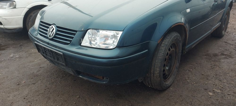 Капот VW Bora цілий