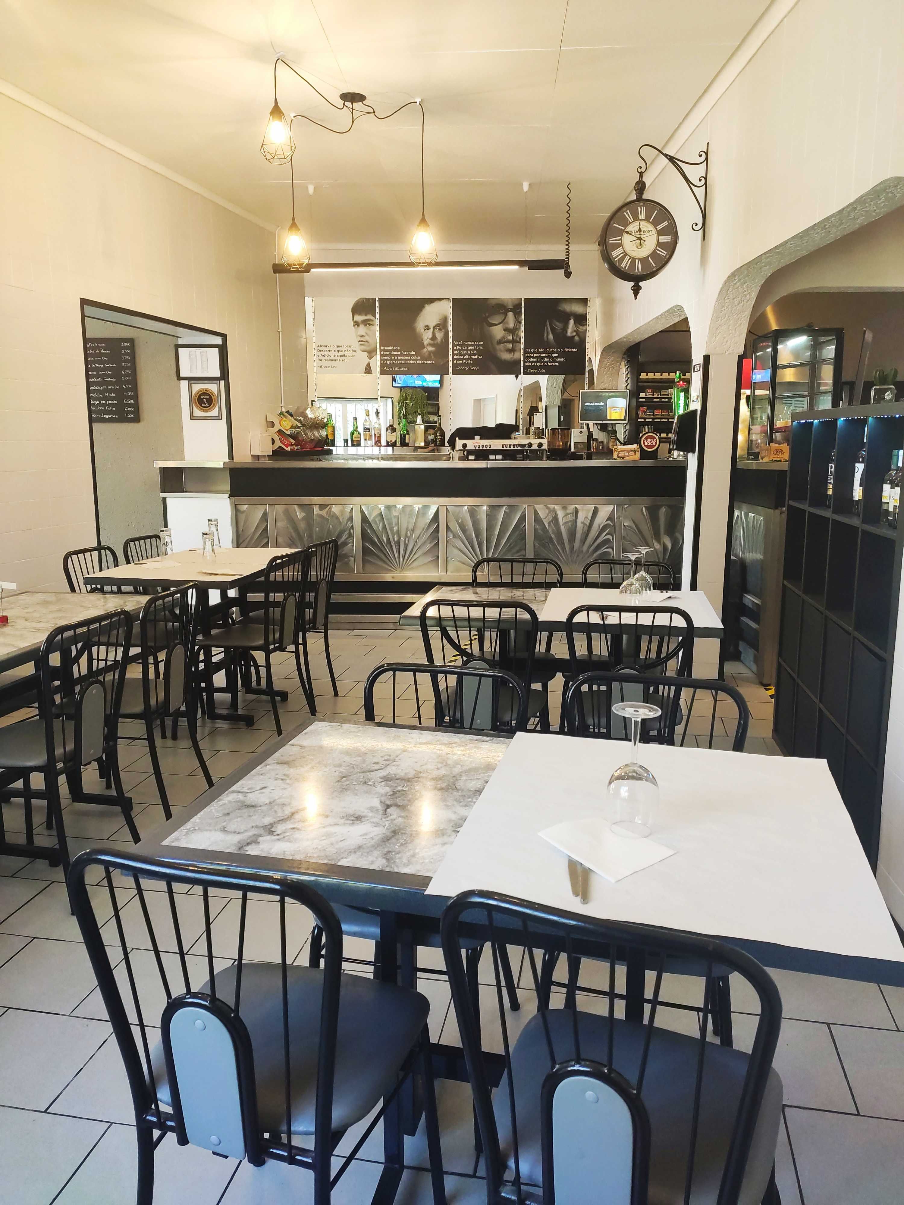 Café / Restaurante / Churrasqueira em Valadares