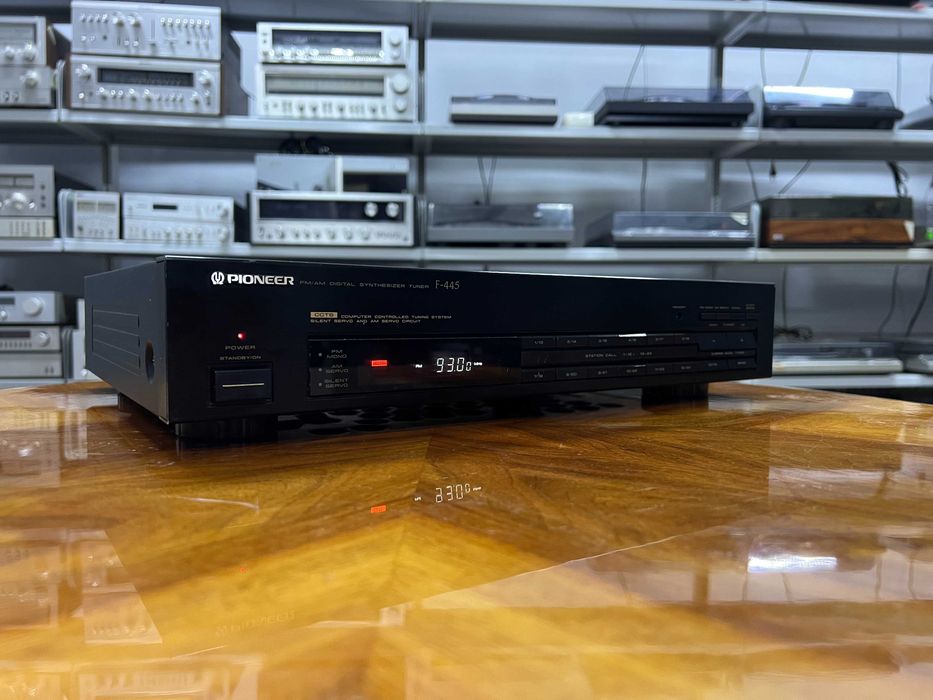 Tuner radiowy Pioneer F-445, Audio Room