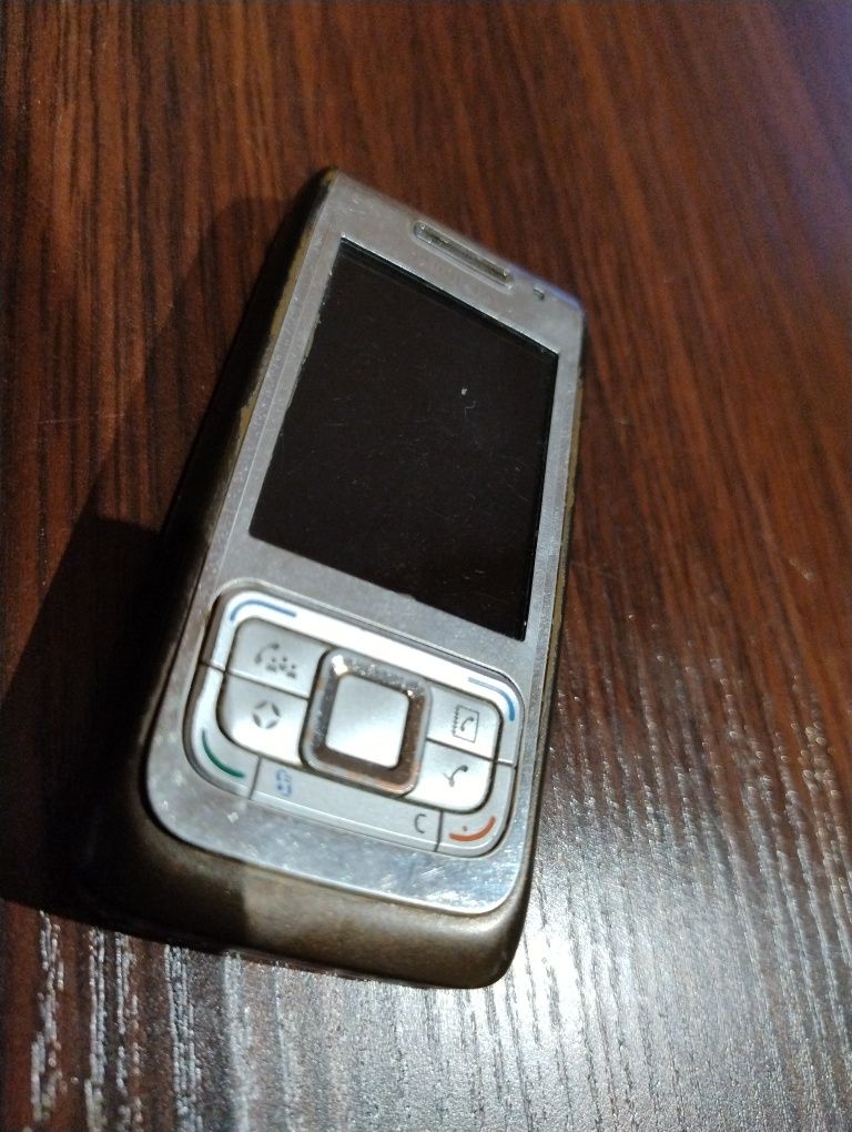 Kolekcjonerska Nokia E65