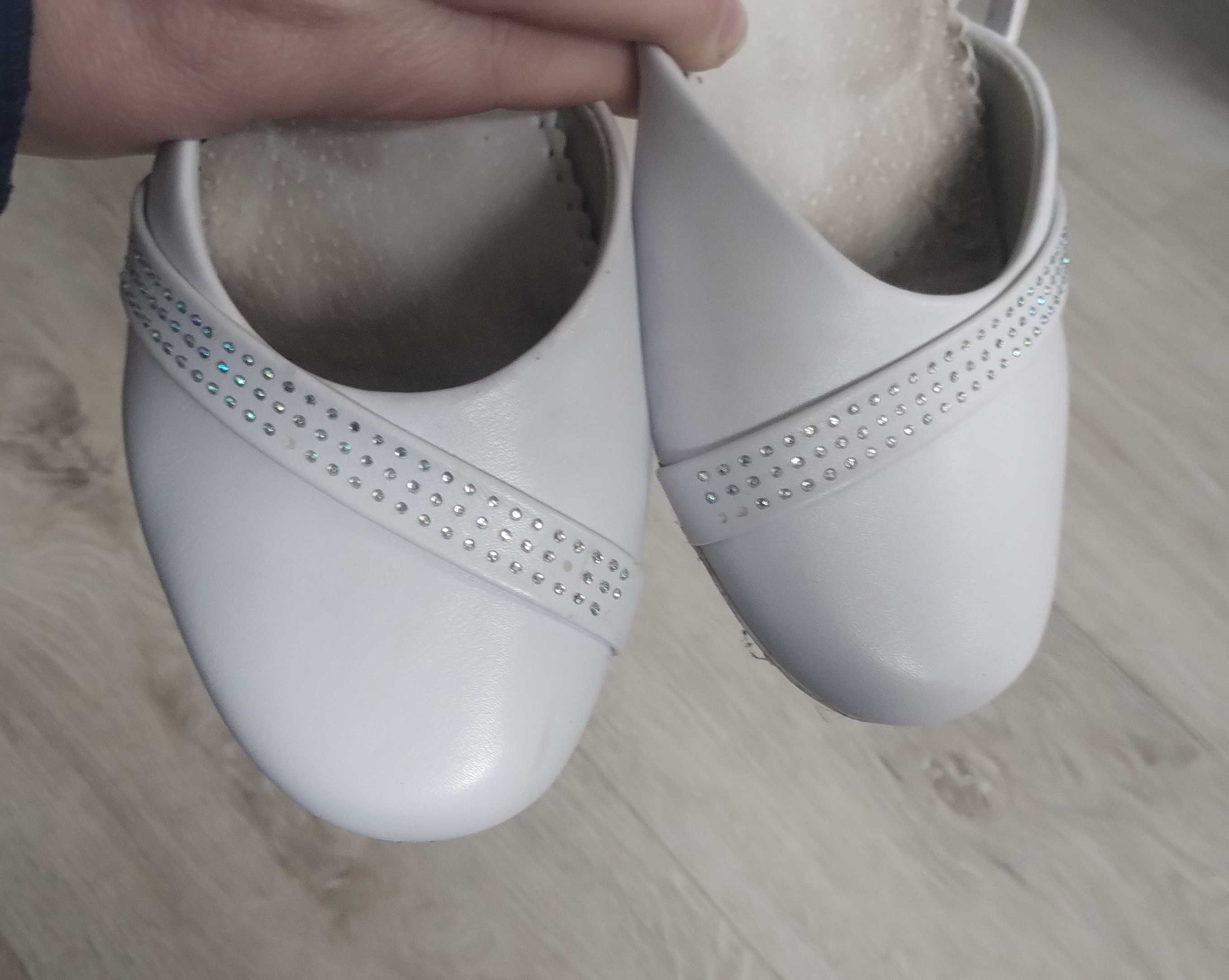 Buty komunijne białe rozmiar 35